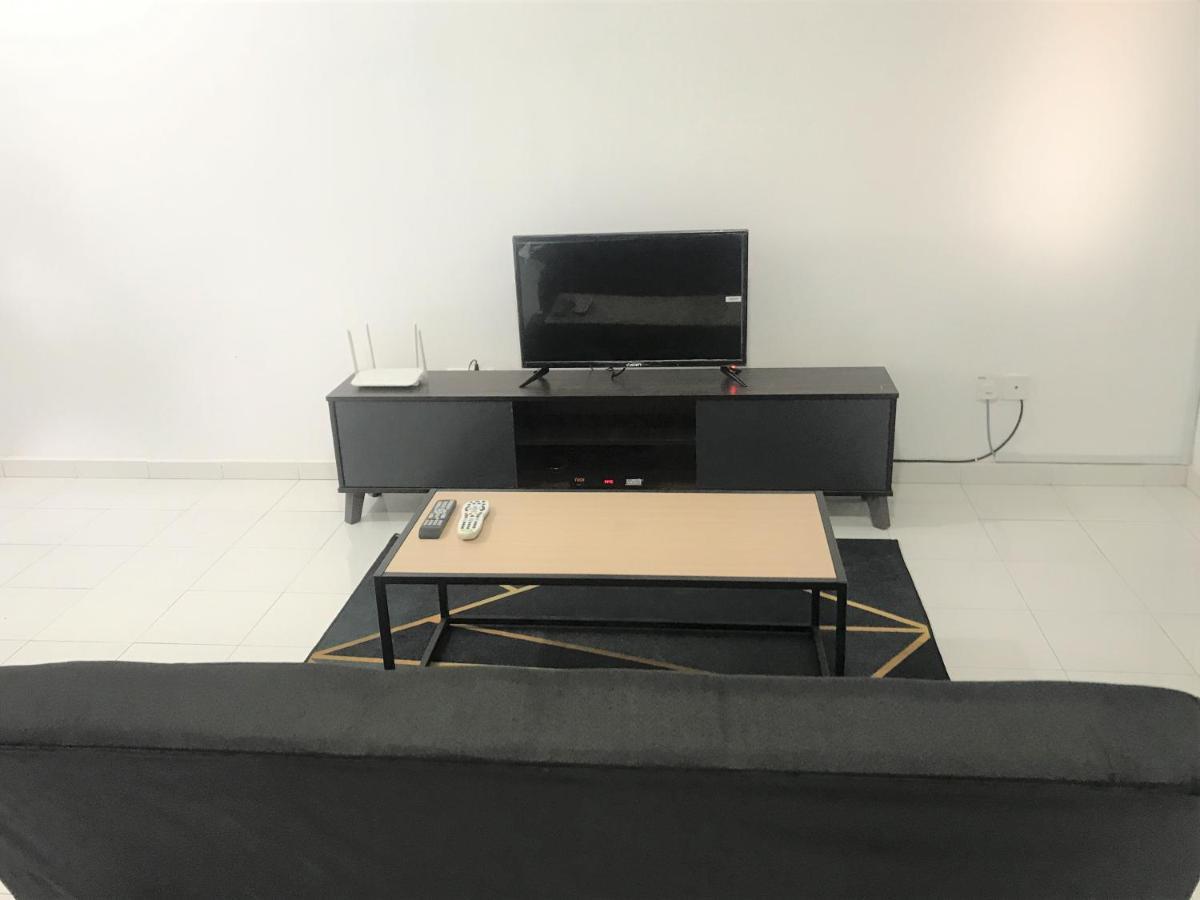 Oyo 90493 Jl Homestay Segamat Kültér fotó