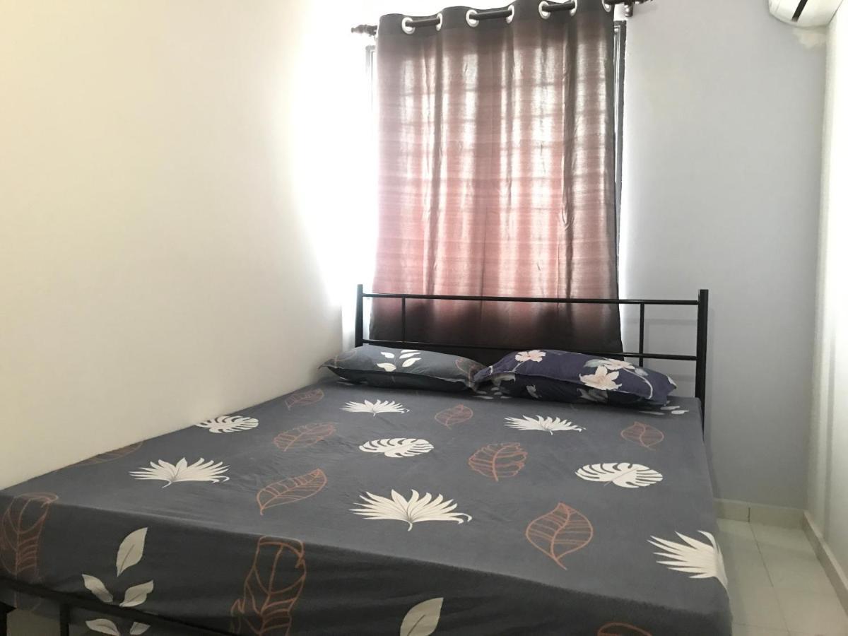 Oyo 90493 Jl Homestay Segamat Kültér fotó