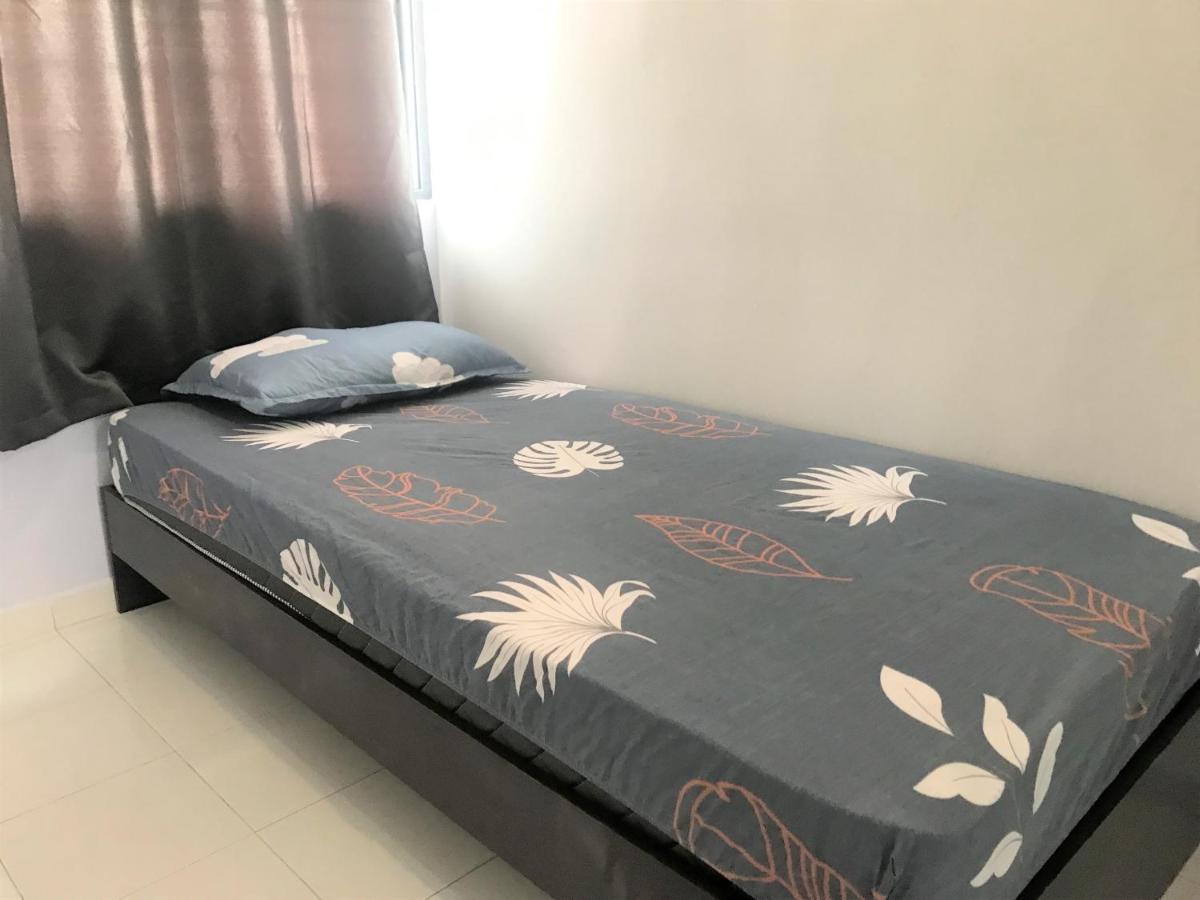 Oyo 90493 Jl Homestay Segamat Kültér fotó