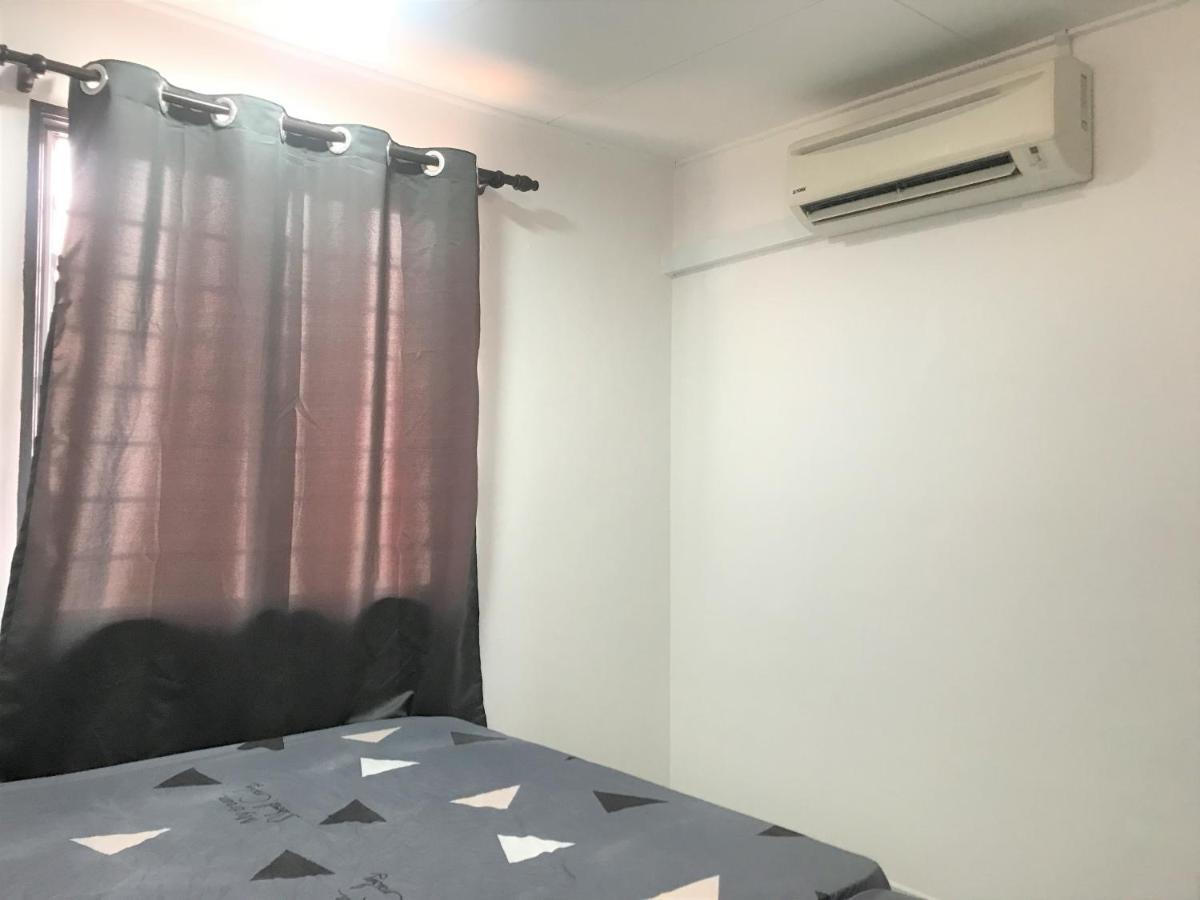 Oyo 90493 Jl Homestay Segamat Kültér fotó