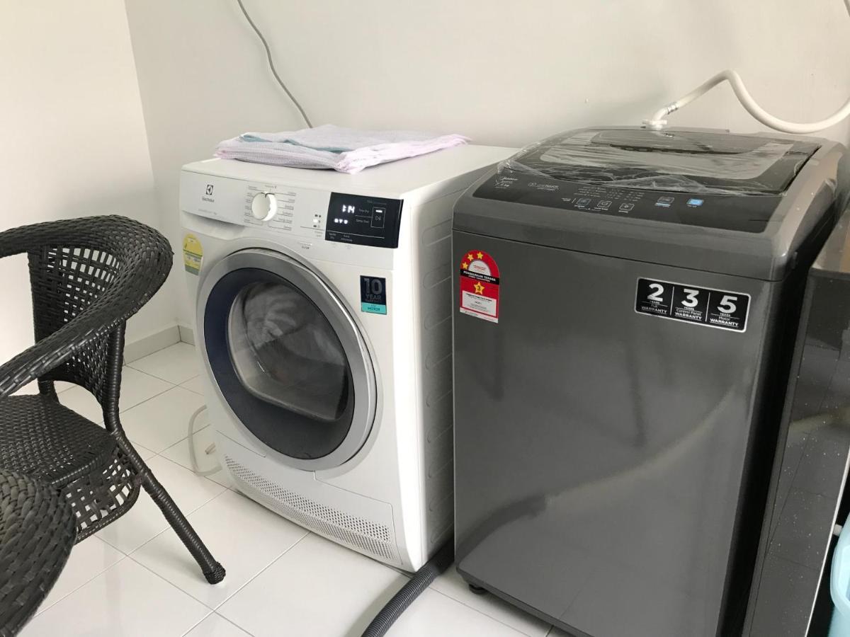 Oyo 90493 Jl Homestay Segamat Kültér fotó