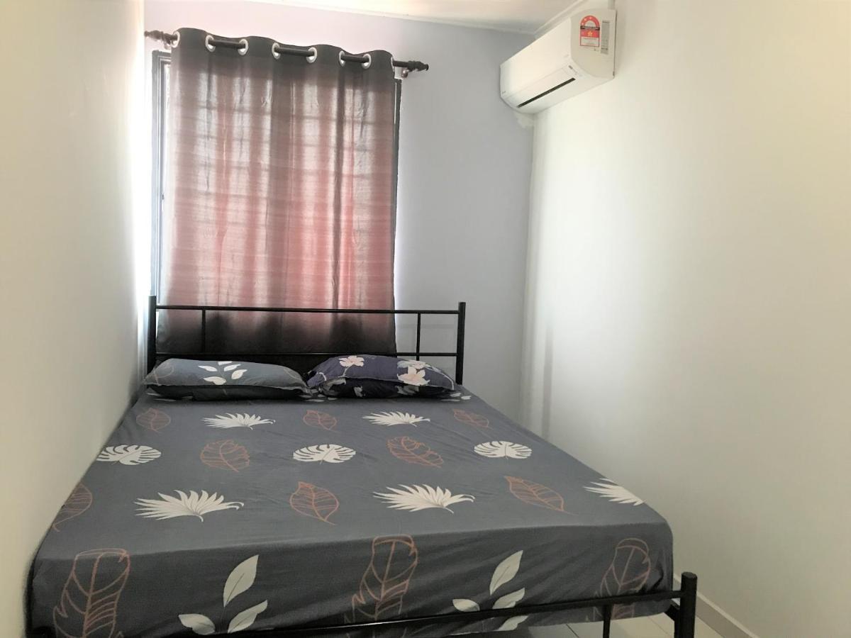 Oyo 90493 Jl Homestay Segamat Kültér fotó
