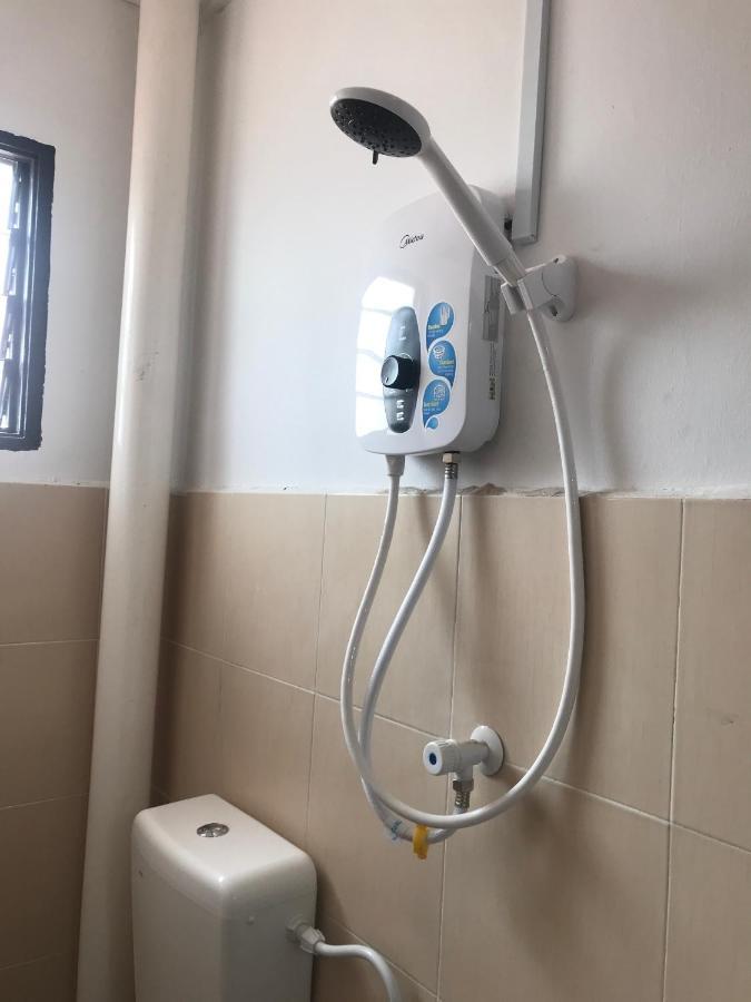 Oyo 90493 Jl Homestay Segamat Kültér fotó