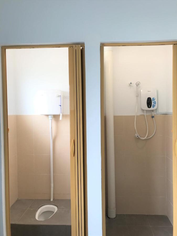 Oyo 90493 Jl Homestay Segamat Kültér fotó