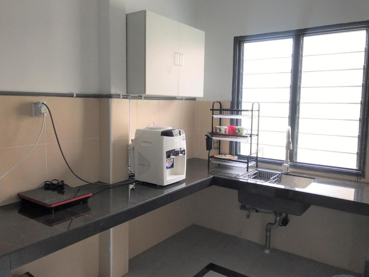 Oyo 90493 Jl Homestay Segamat Kültér fotó