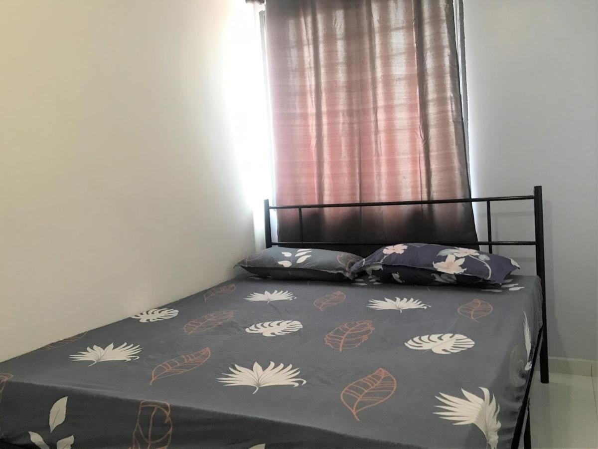Oyo 90493 Jl Homestay Segamat Kültér fotó