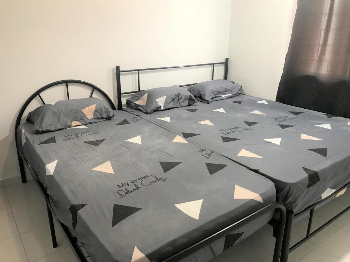 Oyo 90493 Jl Homestay Segamat Kültér fotó