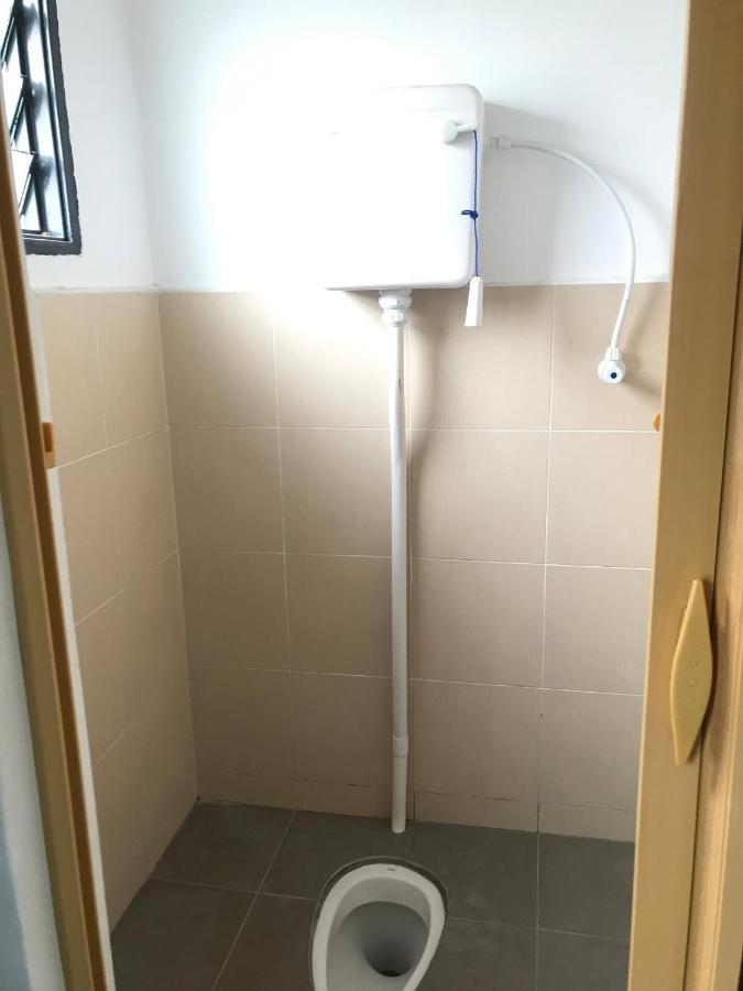 Oyo 90493 Jl Homestay Segamat Kültér fotó