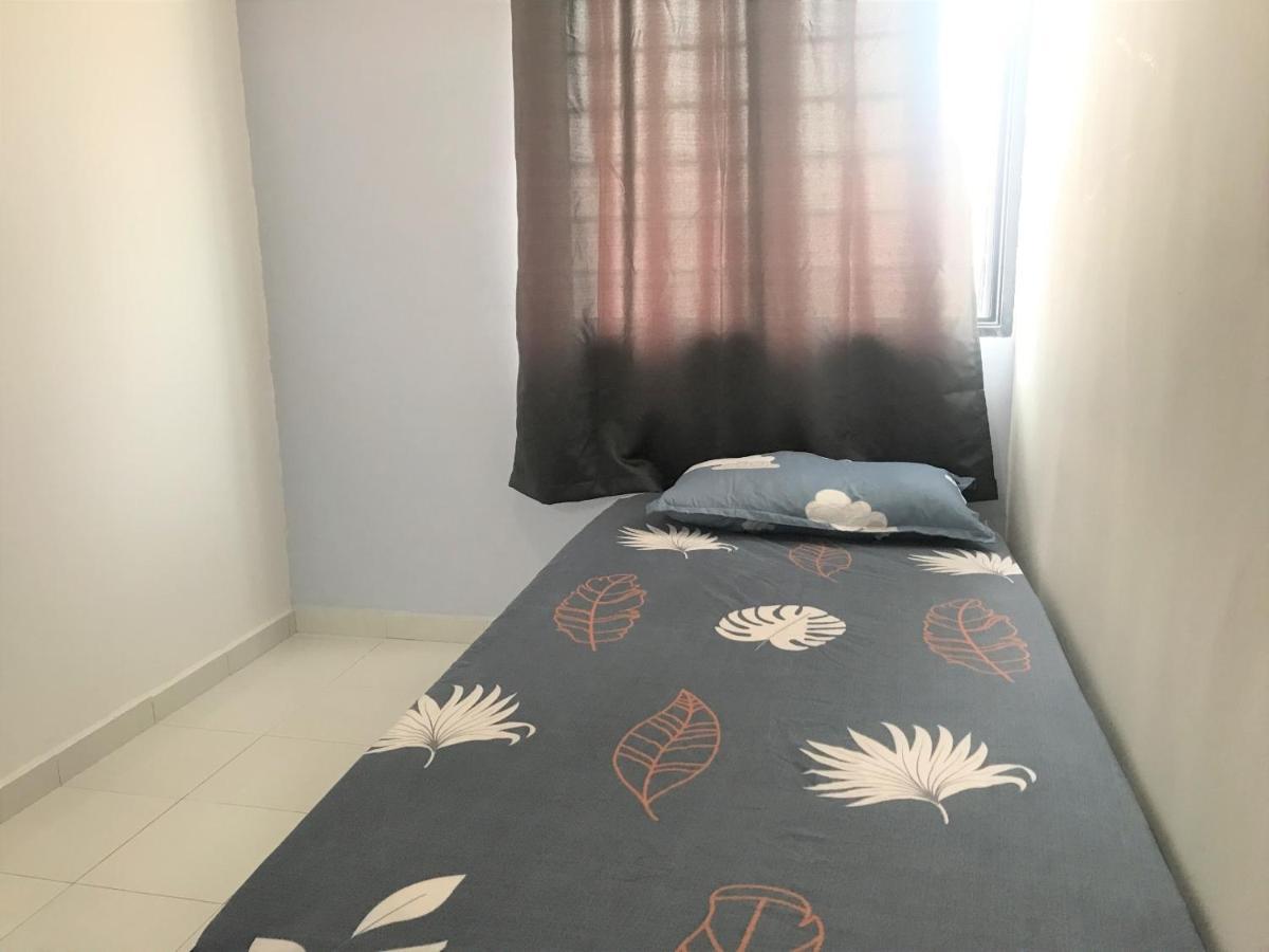Oyo 90493 Jl Homestay Segamat Kültér fotó