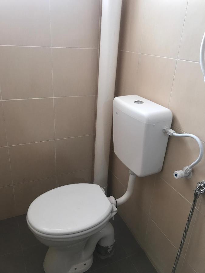 Oyo 90493 Jl Homestay Segamat Kültér fotó